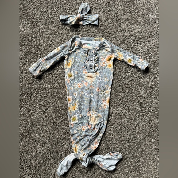 Gigi & Max newborn gown + topknot - Picture 1 of 5